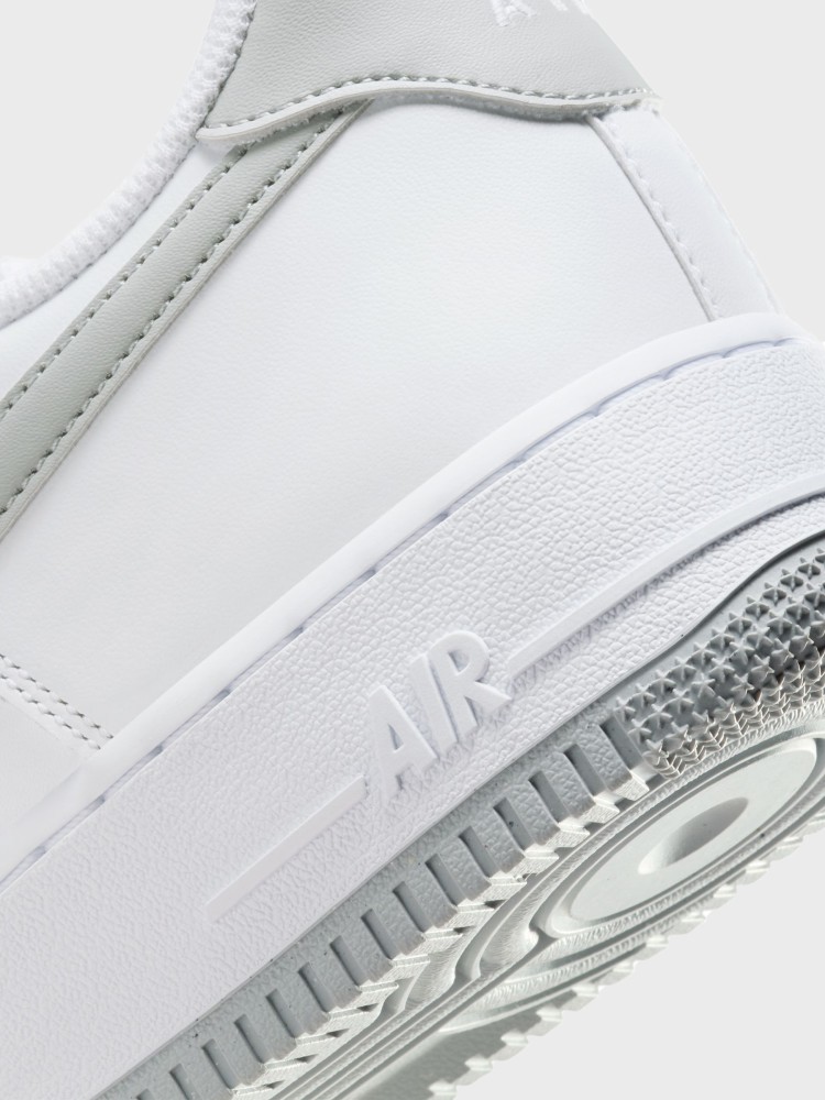 Кроссовки мужские Nike AIR FORCE 1 07 белые FJ4146-100 изображение 5