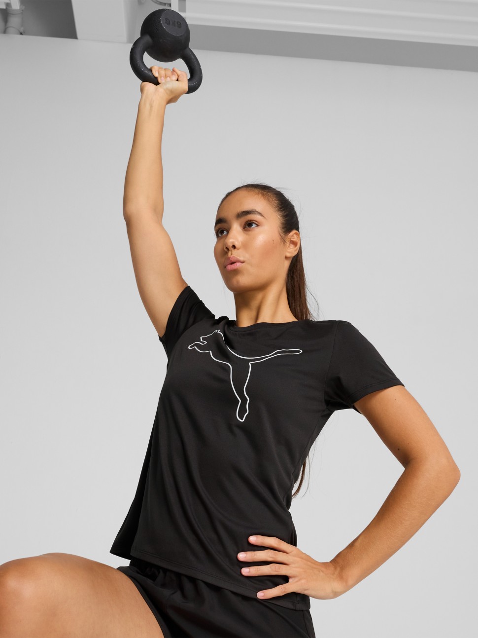 Футболка жіноча Puma W TAD ESSENTIAL Logo Tee чорна 52589201 — фото 3 — Sport City Футболка жіноча Puma W TAD ESSENTIAL Logo Tee чорна 52589201 — фото 3