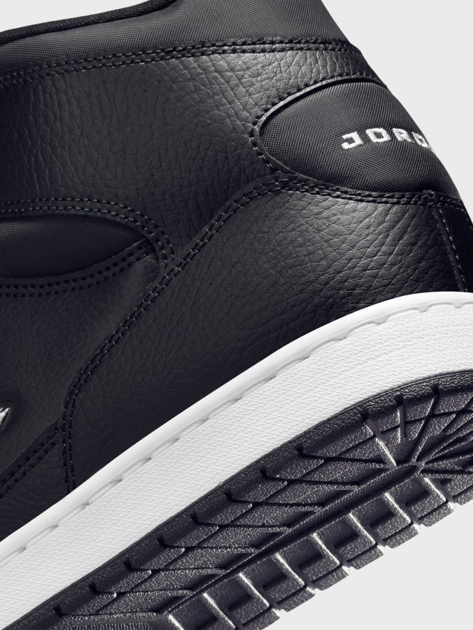 Кроссовки мужские Nike JORDAN COURT CONNECT MID черные IQ5685-001 — фото 6