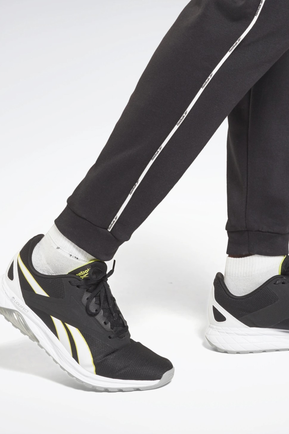 Брюки мужские Reebok Te Piping Jogger черные GS9310 — фото 5 — Sport City Брюки мужские Reebok Te Piping Jogger черные GS9310 — фото 5
