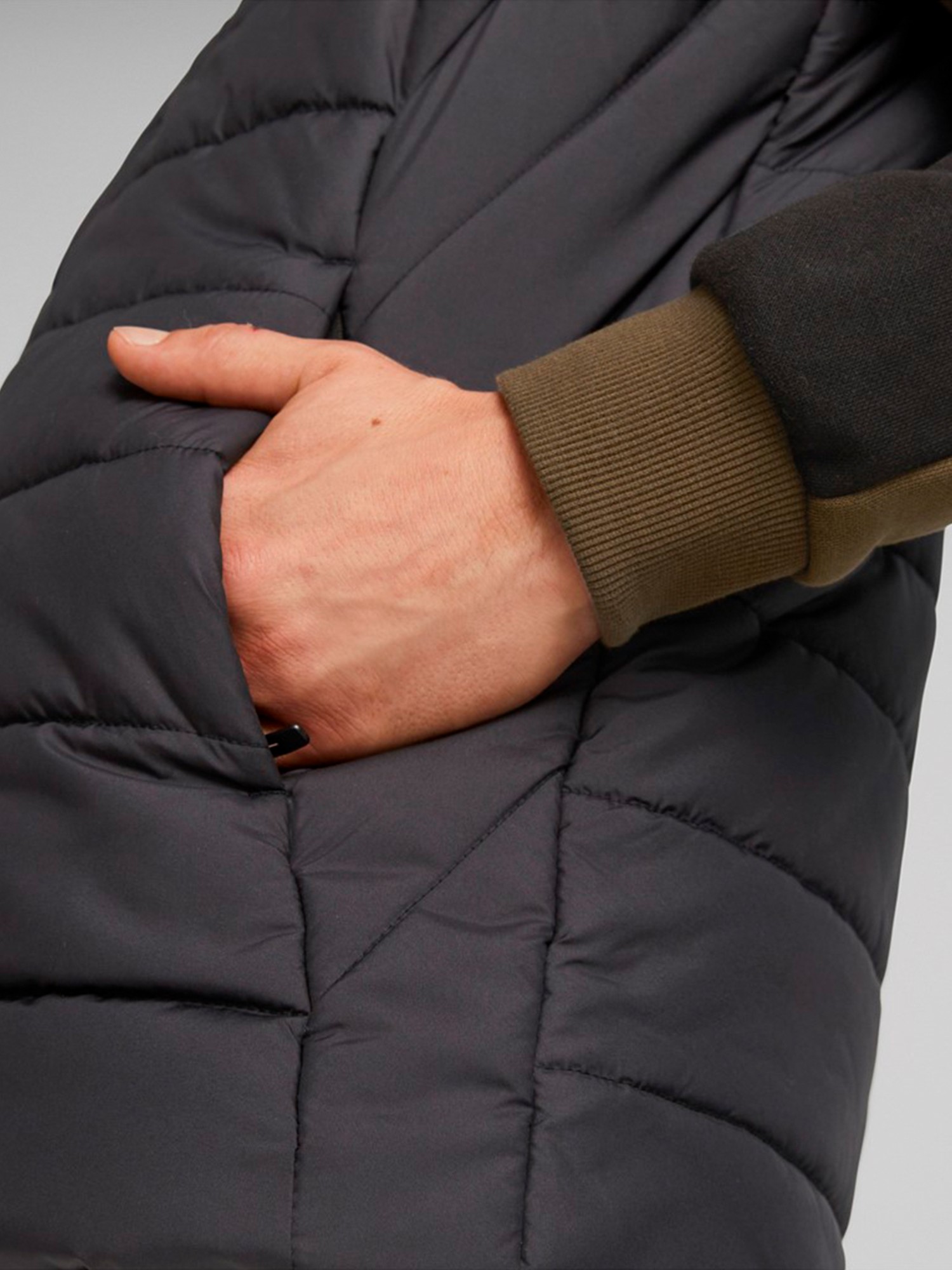 Жилет чоловічий Puma ESS Padded Vest чорний 84893901 изображение 6