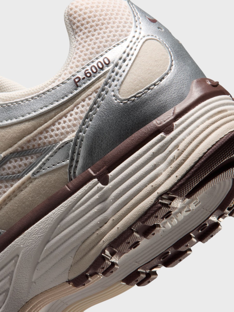 Кроссовки женские Nike W P-6000 JDFA молочные IV6035-030 — фото 6 — Sport City Кроссовки женские Nike W P-6000 JDFA молочные IV6035-030 — фото 6