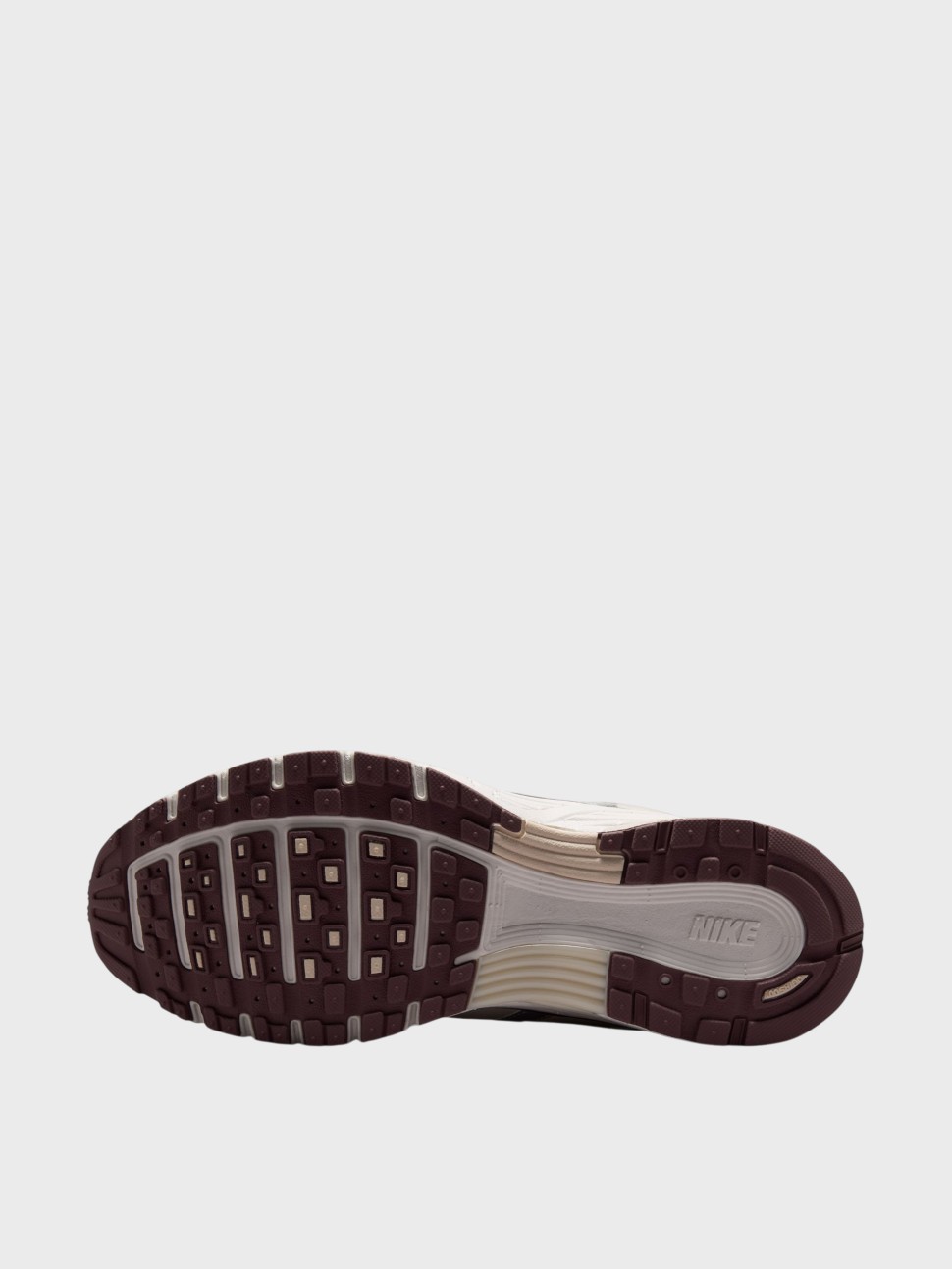 Кроссовки женские Nike W P-6000 JDFA молочные IV6035-030 — фото 9 — Sport City Кроссовки женские Nike W P-6000 JDFA молочные IV6035-030 — фото 9