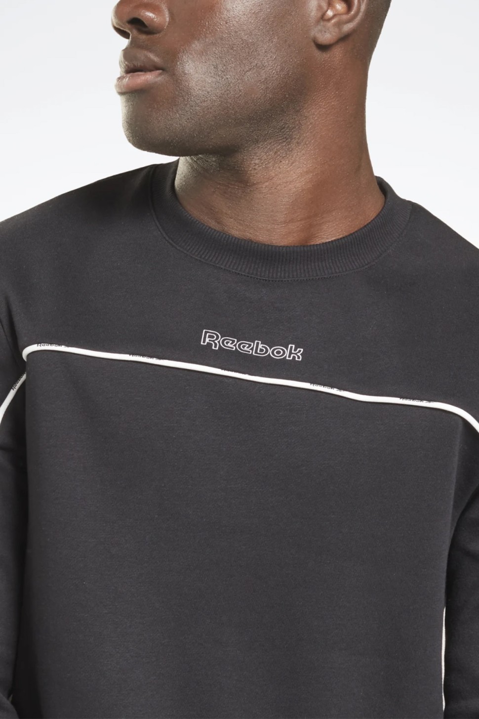 Толстовка мужская Reebok Te Piping Crew черная GS9320 — фото 4 — Sport City Толстовка мужская Reebok Te Piping Crew черная GS9320 — фото 4