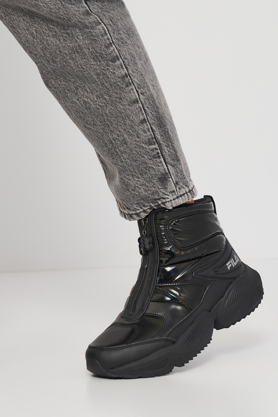 Напівчоботи жіночі Fila VIRGINIA ZIP PUFFY WNTR W чорні 111208-99 — фото 2
