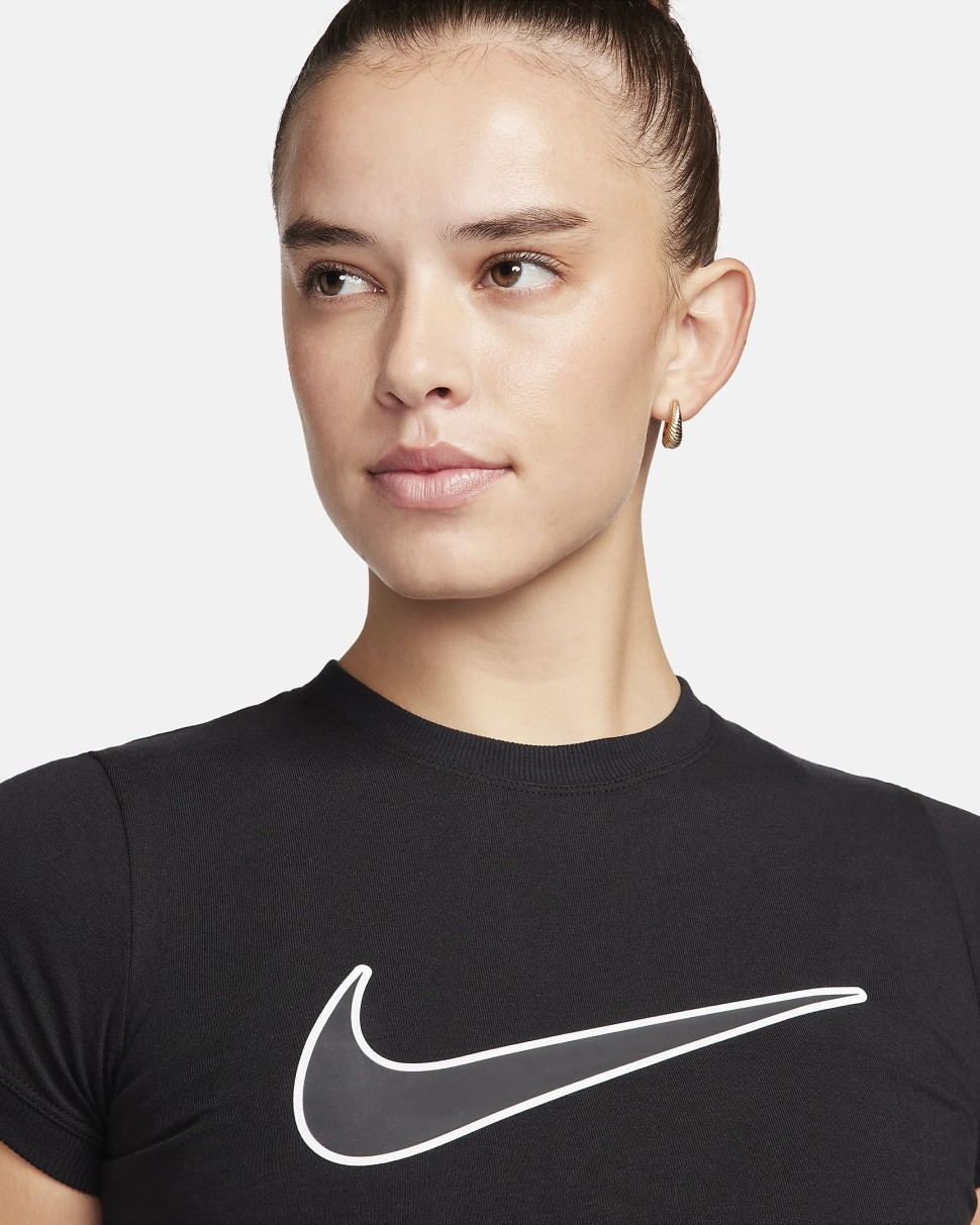 Футболка жіноча Nike W NSW TEE BBY SW чорна FV5310-010 — фото 4