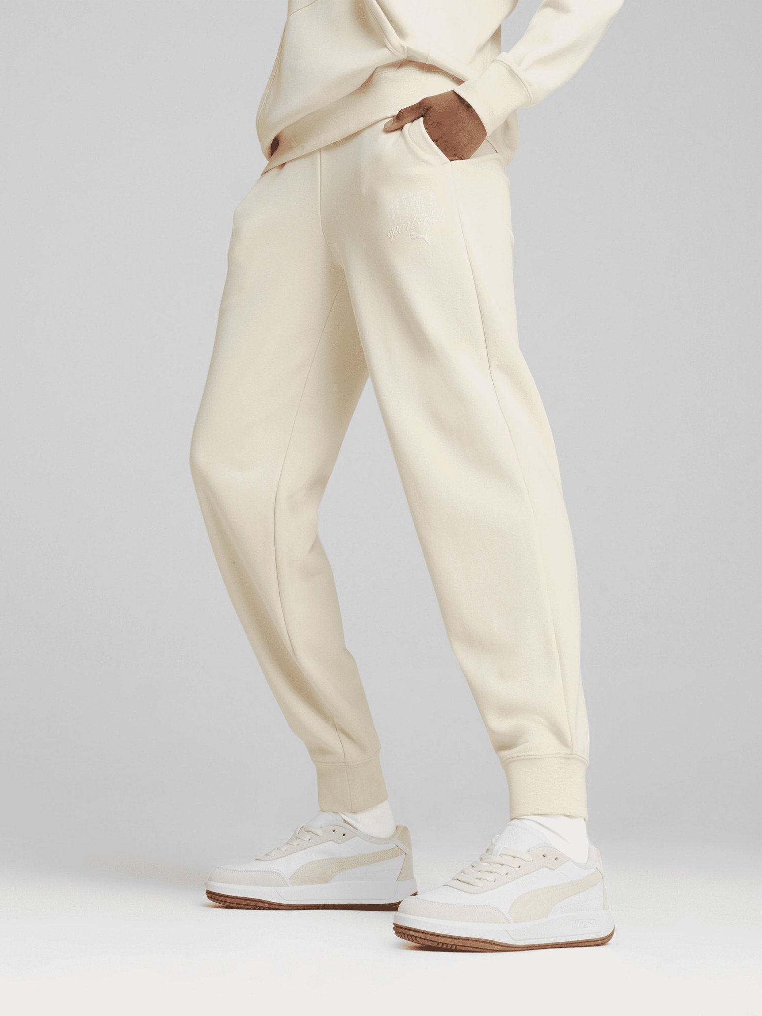 Штани жіночі Puma PUMA CLASS Sweatpants бежеві 68503787 изображение 2
