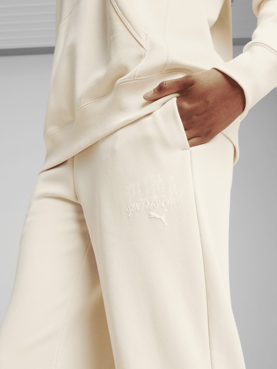 Штани жіночі Puma PUMA CLASS Sweatpants бежеві 68503787 — фото 5