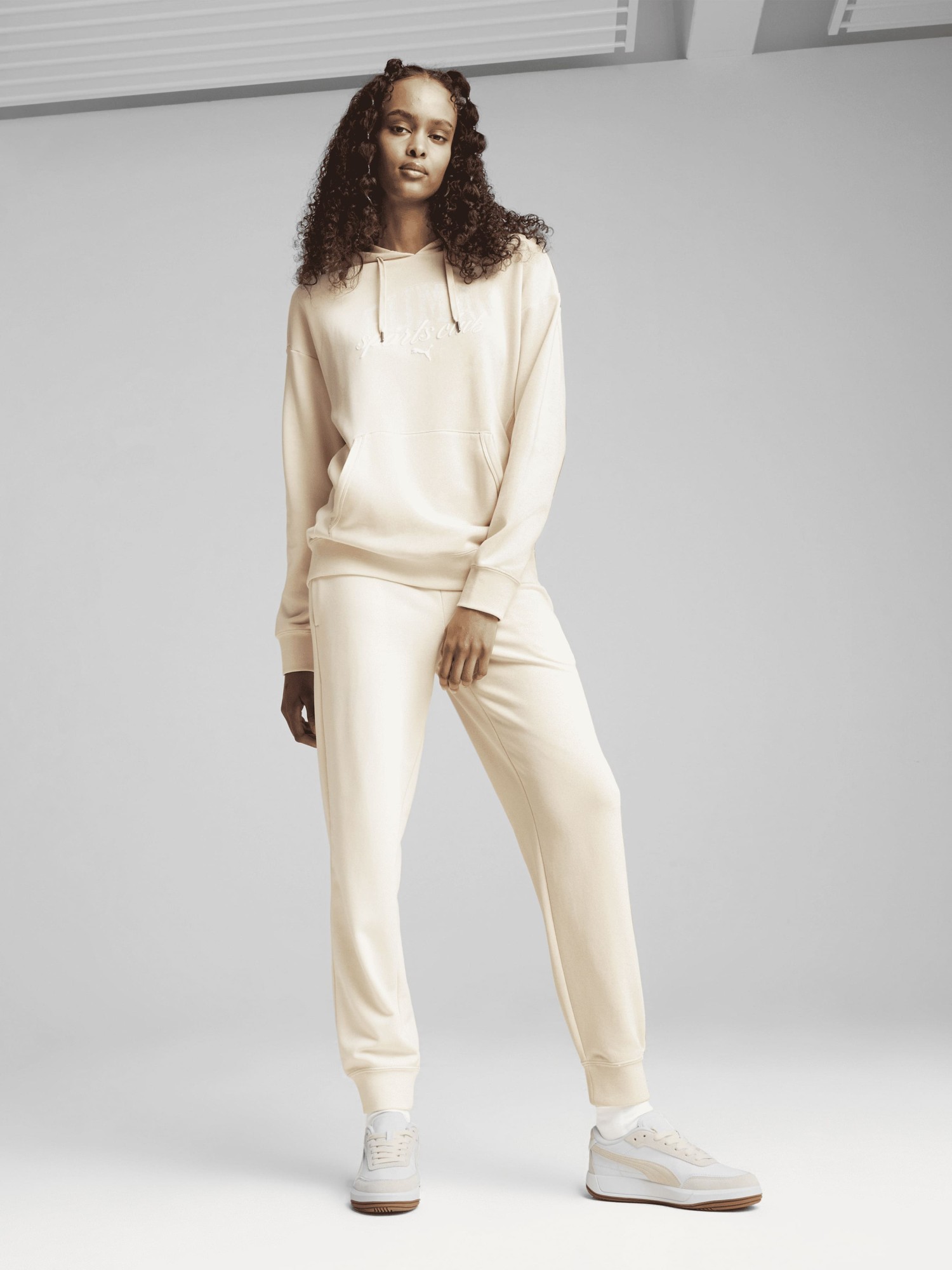 Штани жіночі Puma PUMA CLASS Sweatpants бежеві 68503787 изображение 6