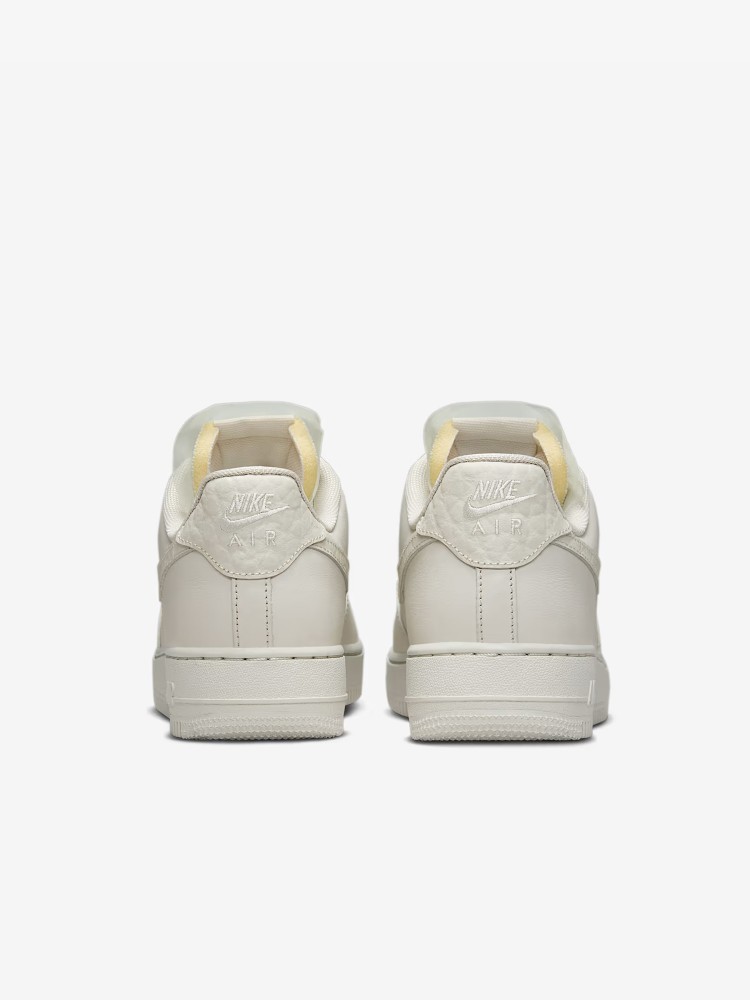 Кроссовки женские Nike WMNS NIKE AIR FORCE 1 LO PRM бежевые DN5463-001 изображение 10