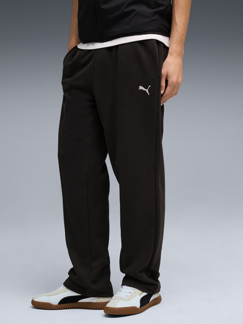 Брюки мужские Puma CLASS Relaxed Pinnacle Pintuck Sweatpants TR черные 63301701 — фото 2 — Sport City Брюки мужские Puma CLASS Relaxed Pinnacle Pintuck Sweatpants TR черные 63301701 — фото 2
