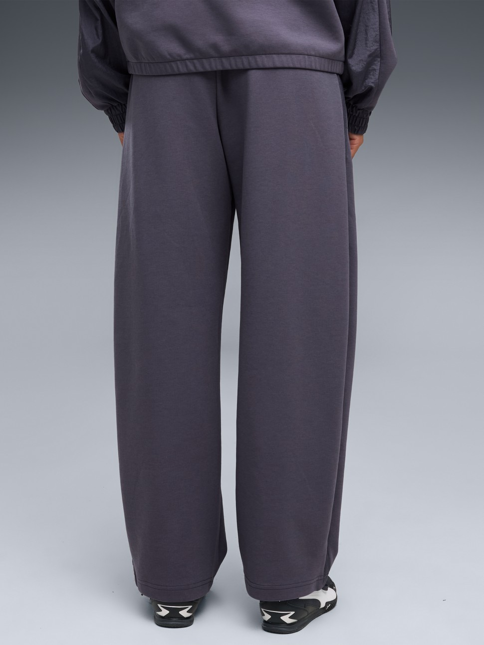Штани жіночі Puma HER Relaxed DK Barrel Leg Pants фіолетові 69402435 — фото 3 — Sport City Штани жіночі Puma HER Relaxed DK Barrel Leg Pants фіолетові 69402435 — фото 3