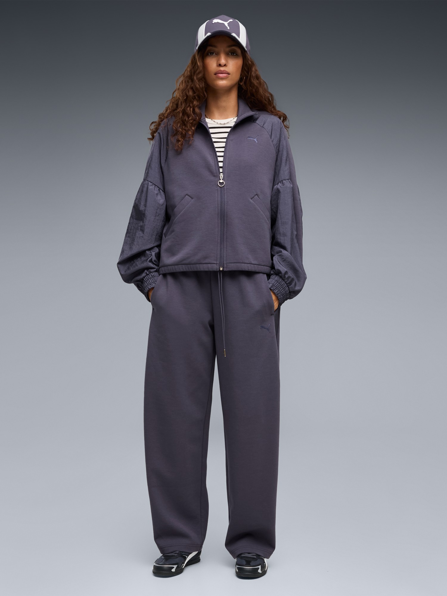 Брюки женские Puma HER Relaxed DK Barrel Leg Pants темно-синие 69402435 изображение 4