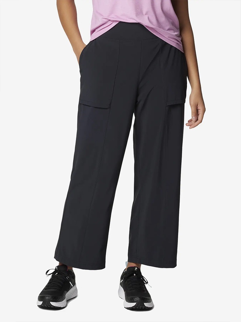 Штани жіночі Columbia BOUNDLESS BEAUTY™ WIDE CAPRI чорні 2072991-010 — фото 2