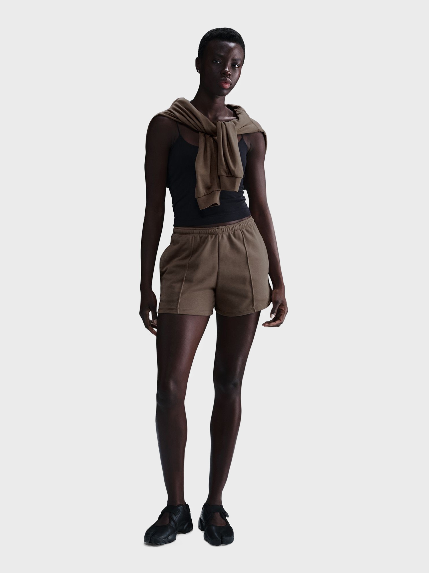 Шорты женские Nike W NSW NK CHLL FT MR 4IN SHORT коричневые HF6940-233 изображение 2