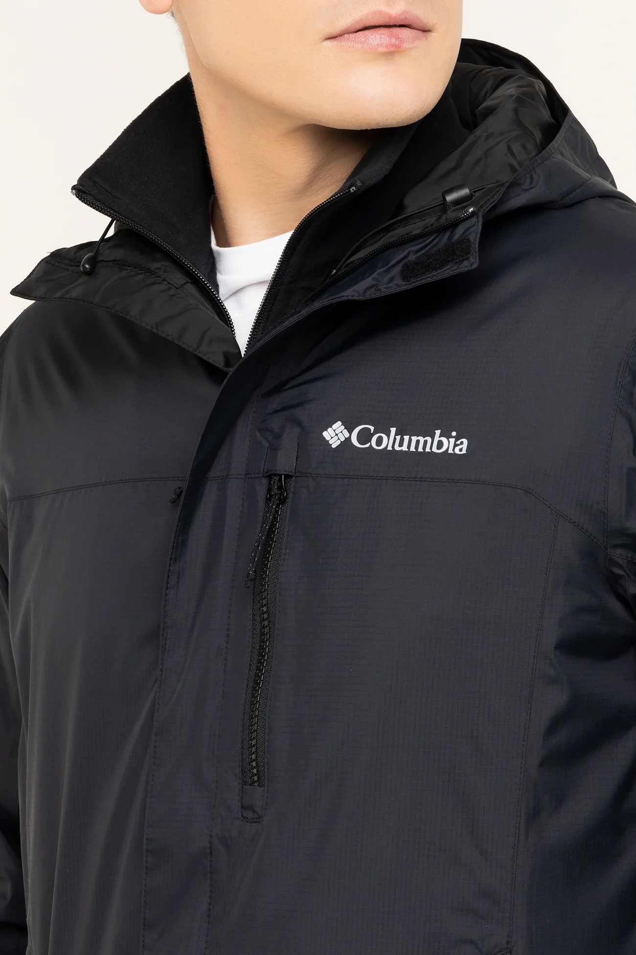 Ветровка мужская Columbia Pouring Adventure II черная 1760061-010 изображение 5