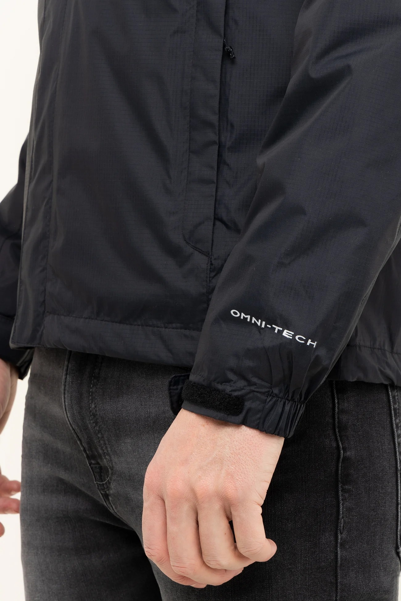 Ветровка мужская Columbia Pouring Adventure II черная 1760061-010 изображение 6