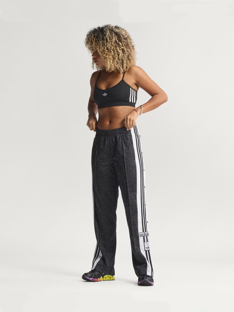 Брюки женские Adidas AOP ADIBREAK PT черные KD2830 — фото 2 — Sport City Брюки женские Adidas AOP ADIBREAK PT черные KD2830 — фото 2