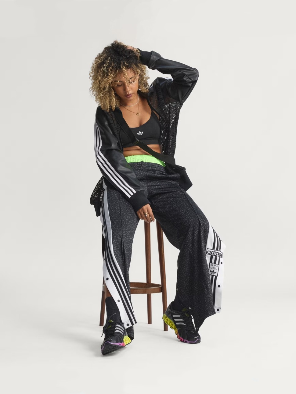 Брюки женские Adidas AOP ADIBREAK PT черные KD2830 — фото 8 — Sport City Брюки женские Adidas AOP ADIBREAK PT черные KD2830 — фото 8