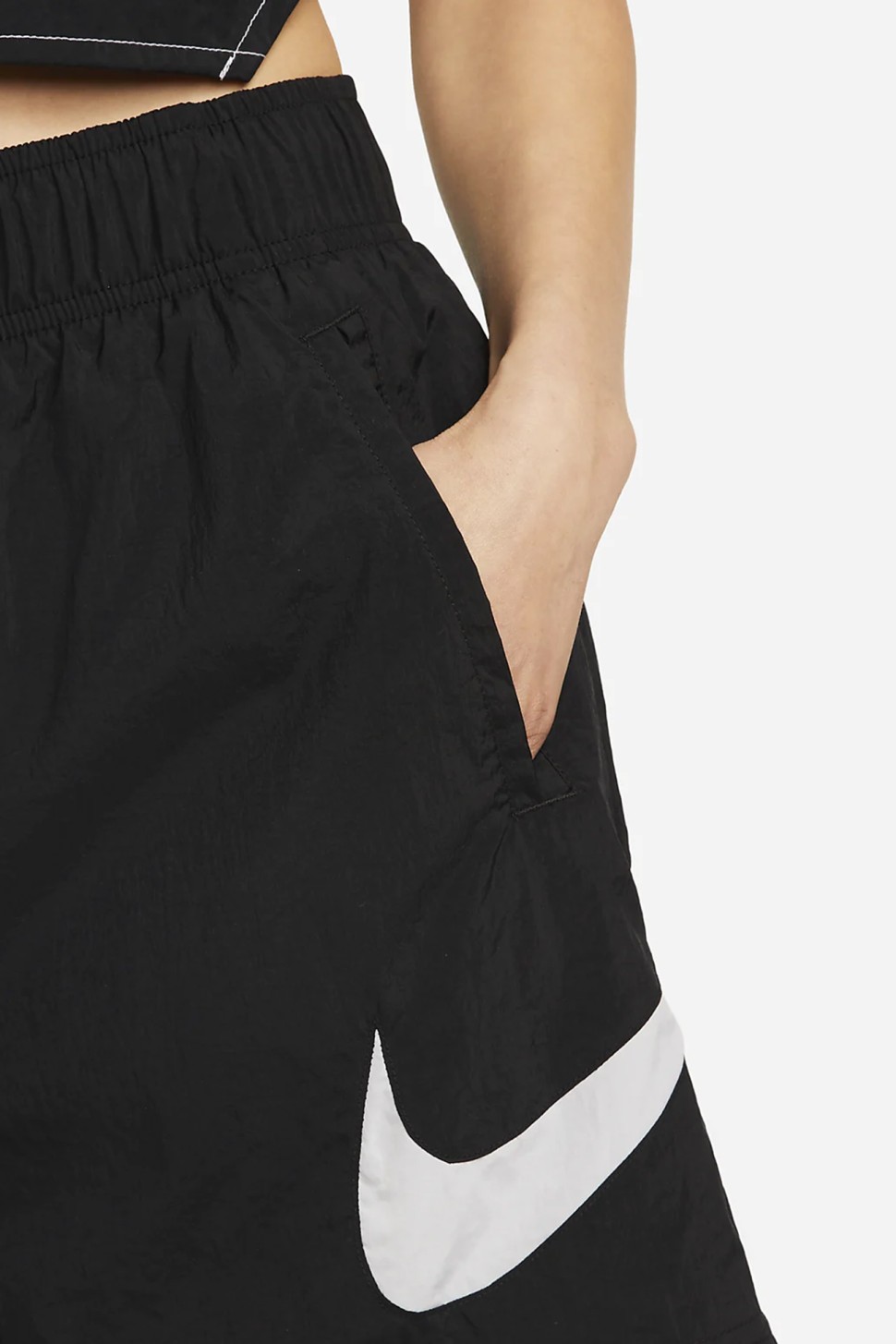 Шорти жіночі Nike W Nsw Essntl Wvn Hr Short Hbr чорні DM6739-010 — фото 3
