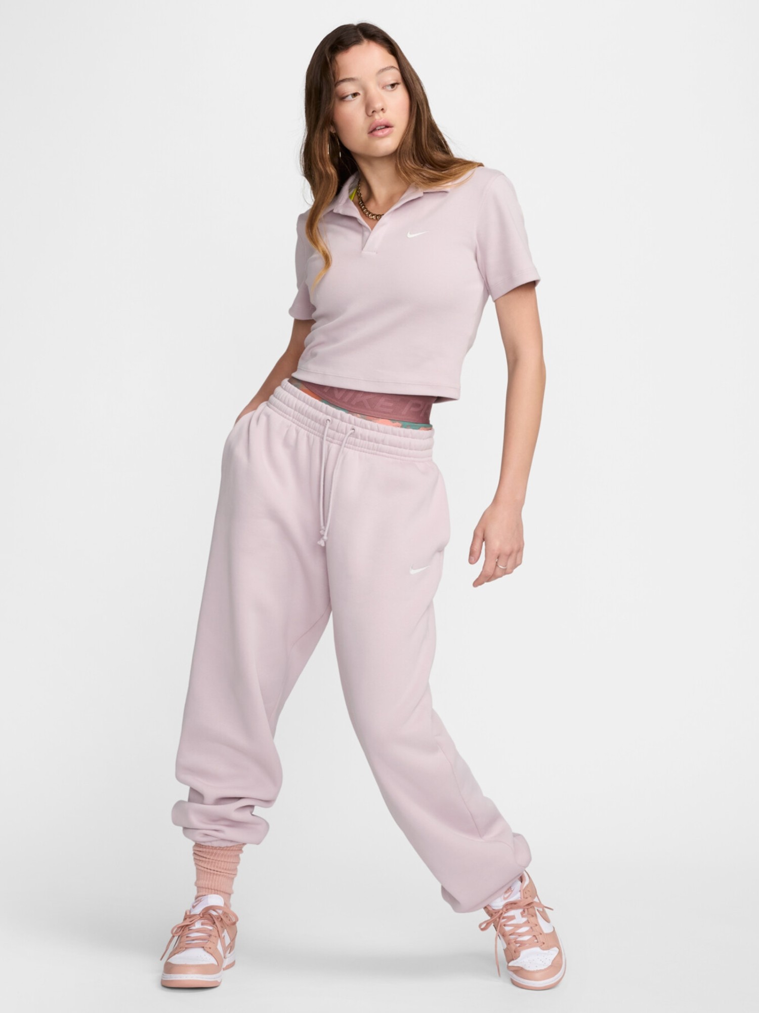 Футболка жіноча Nike W NSW ESSNTL SS POLO CRP TOP бежева DV7884-019 изображение 5