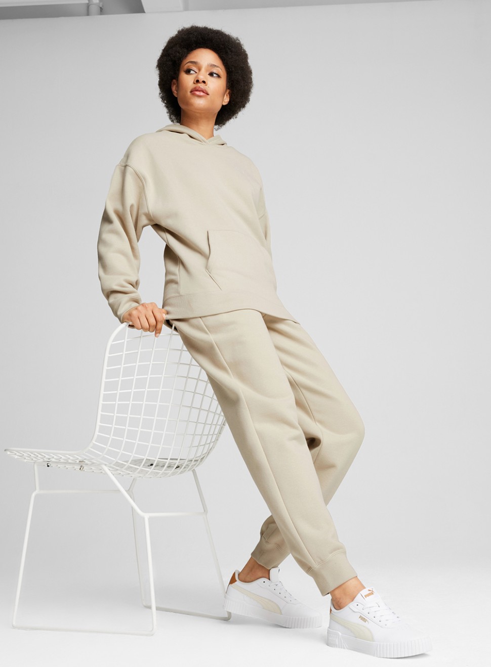 Костюм жіночий Puma Loungewear Tracksuit FL бежевий 68309168 — фото 2