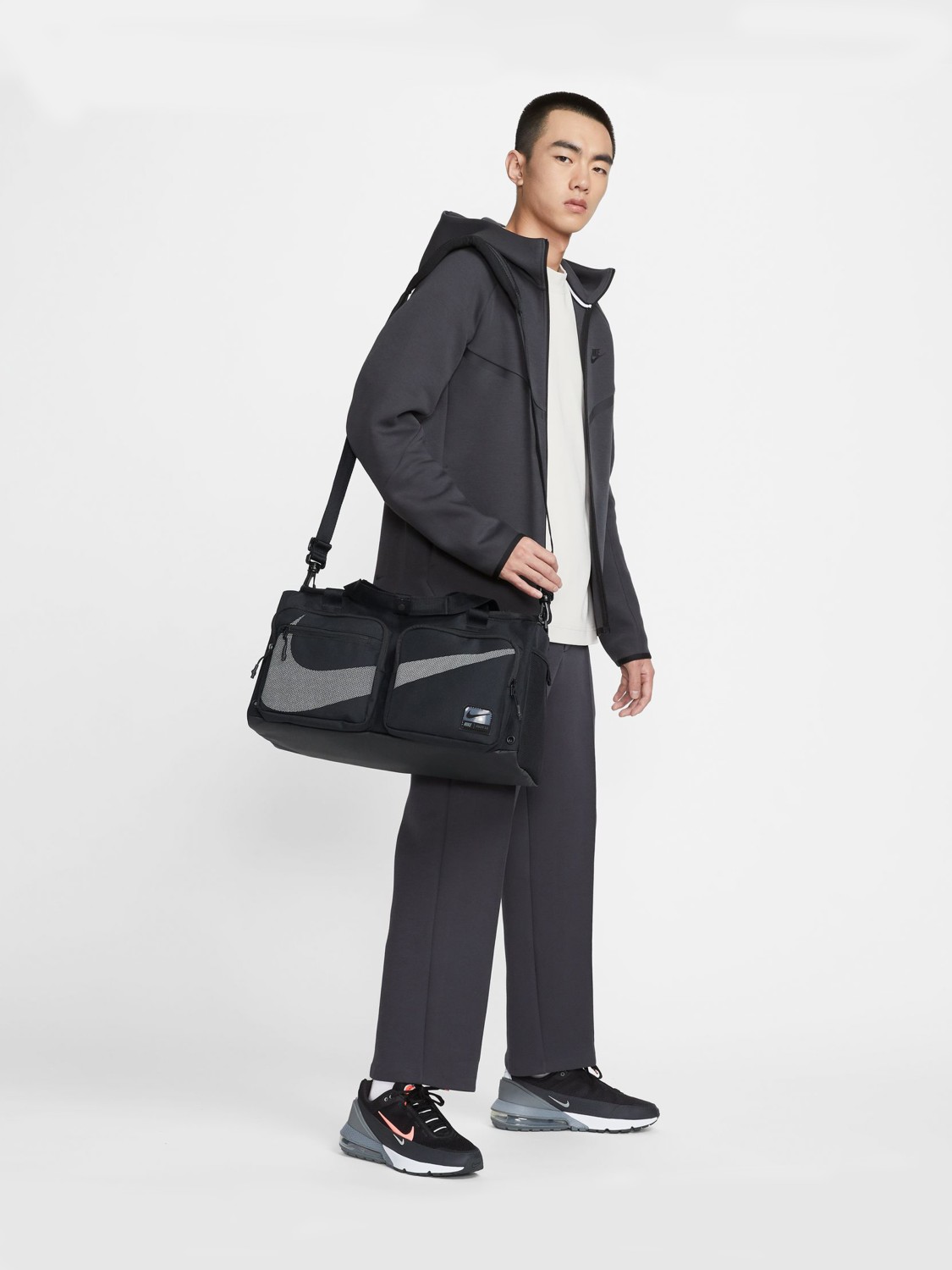 Сумка  Nike NK UTLTY S PWR DUFF - 2.0 GFX чорна HF0654-010 изображение 10