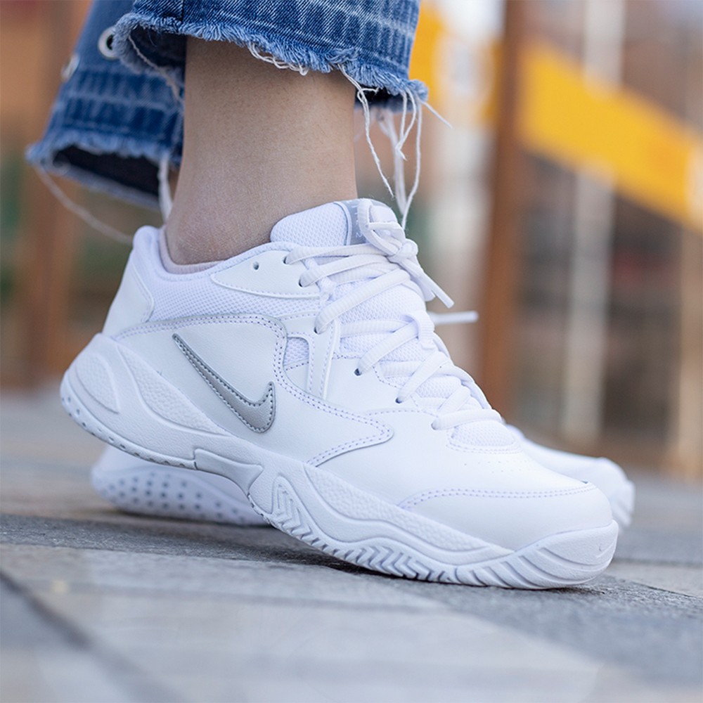 Кроссовки женские Nike Wmns Nike Court Lite 2 белые AR8838-101 изображение 7