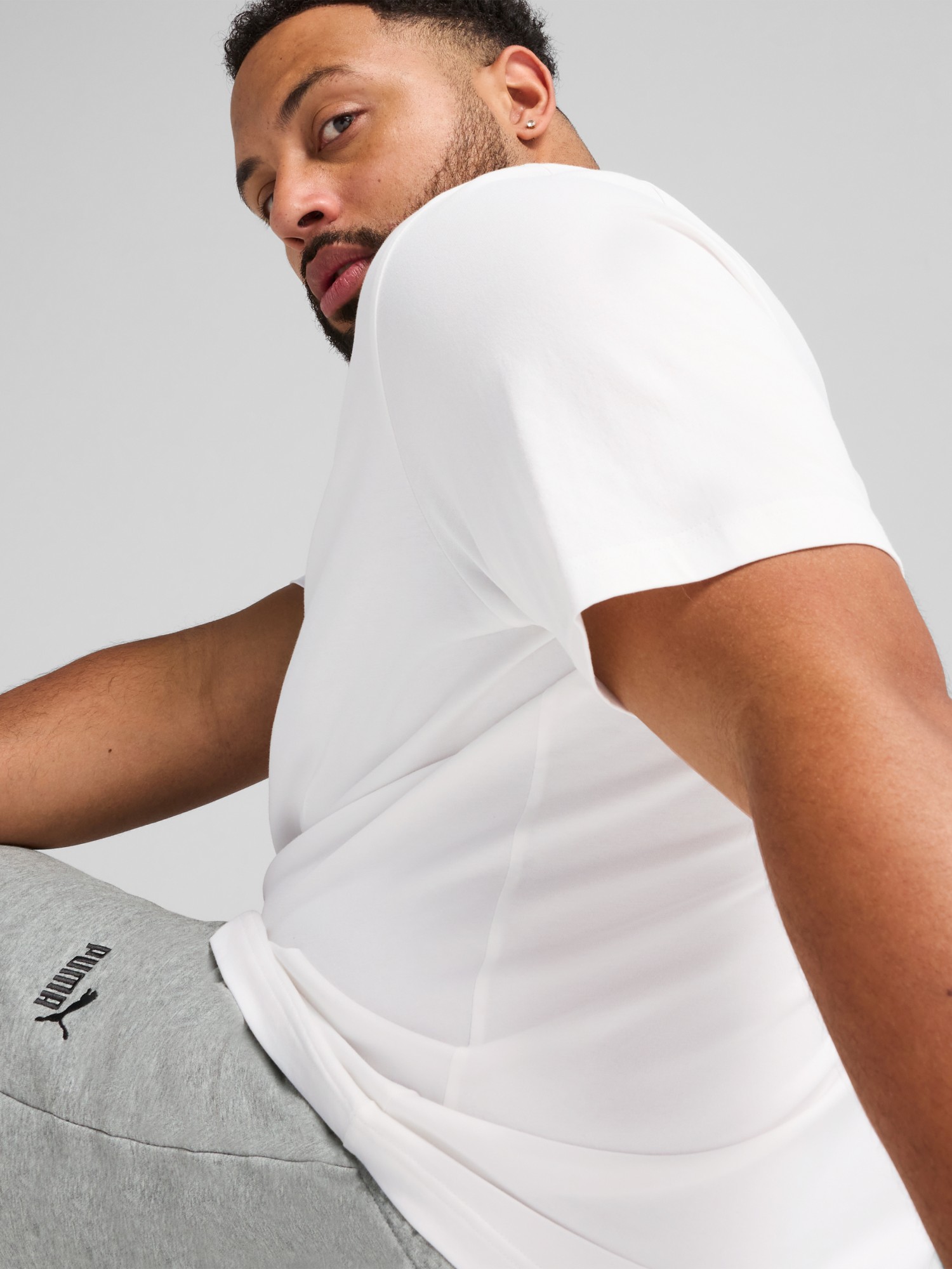 Футболка мужская Puma ESS Small No. 1 Logo Tee белая 68253402 изображение 4