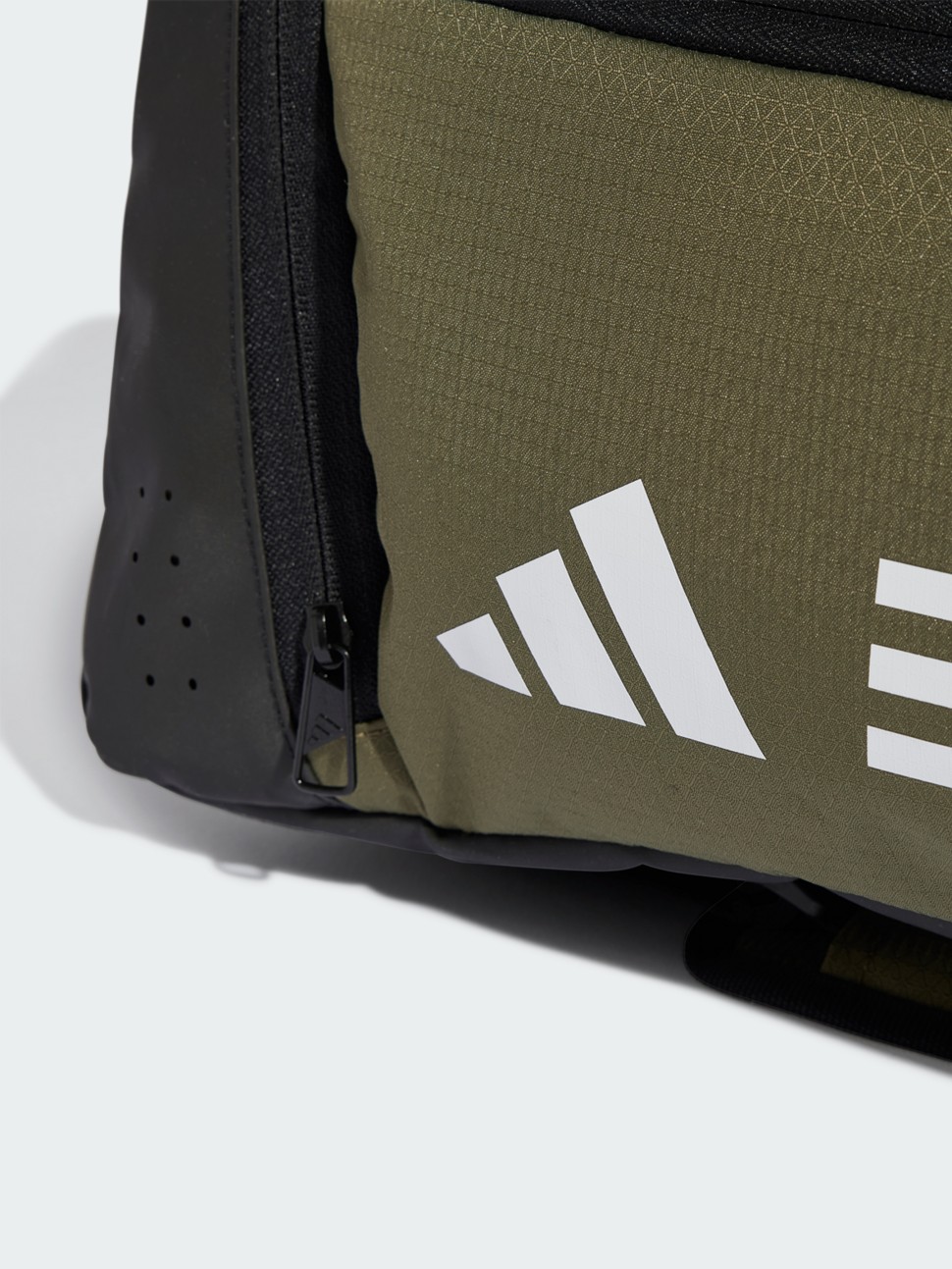 Сумка  Adidas TR DUFFLE S оливкова IZ1907 — фото 5