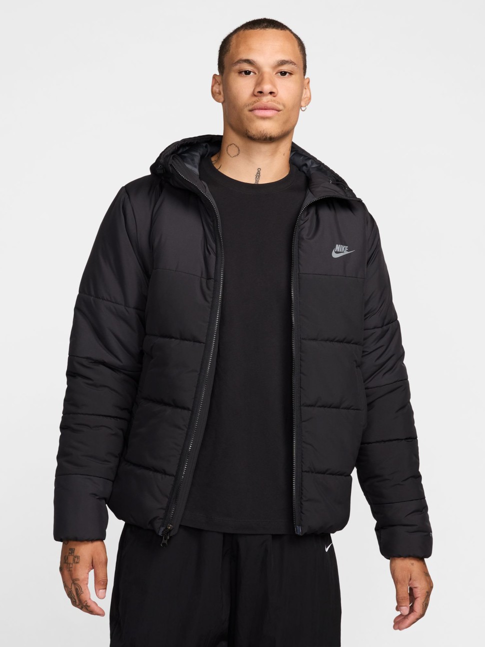 Куртка чоловіча Nike M NSW OW SYN FILL JKT чорна HF6825-010 — фото 2