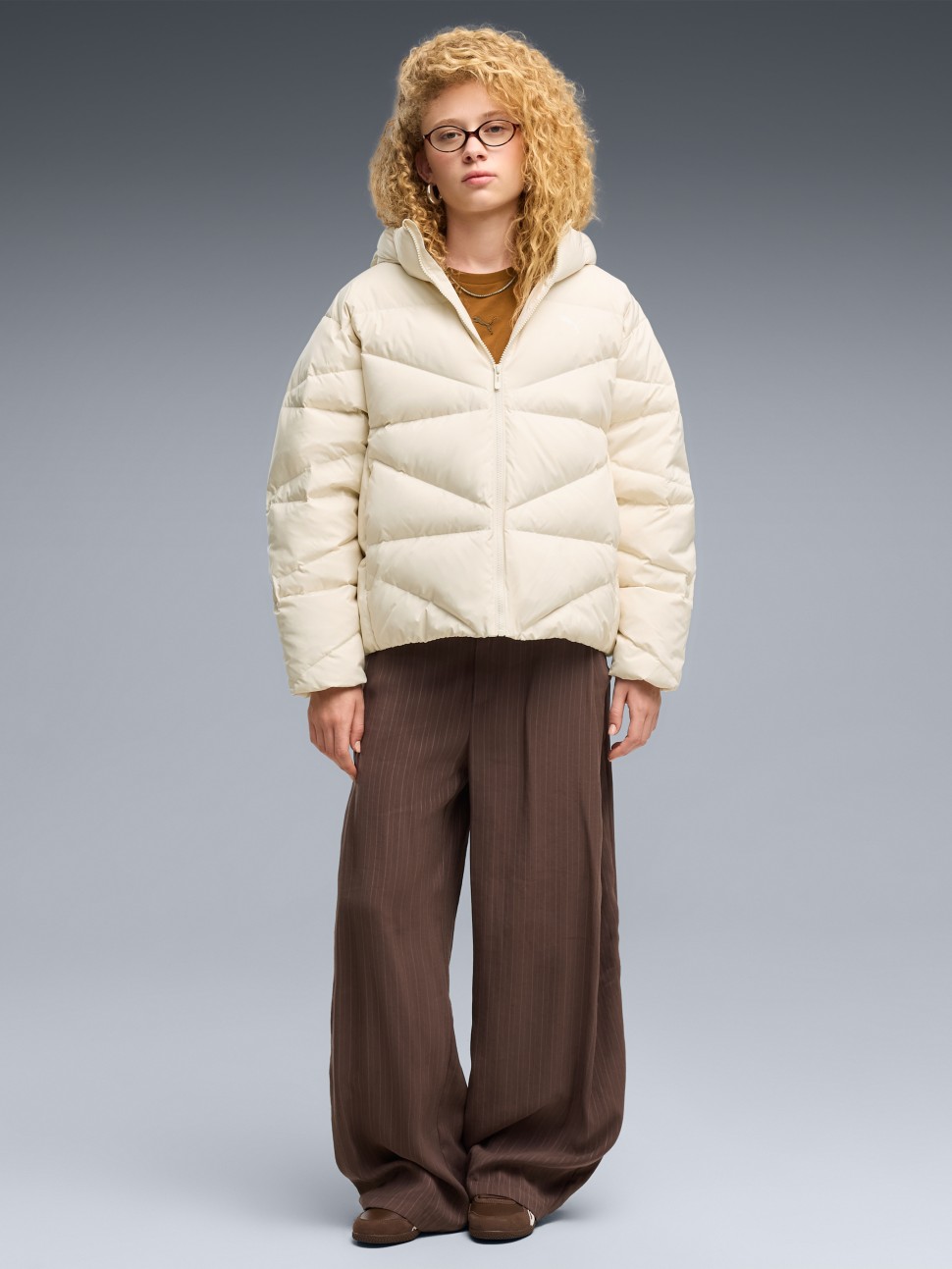 Куртка жіноча Puma Hooded Down Puffer Jacket W молочна 69458087 — фото 4