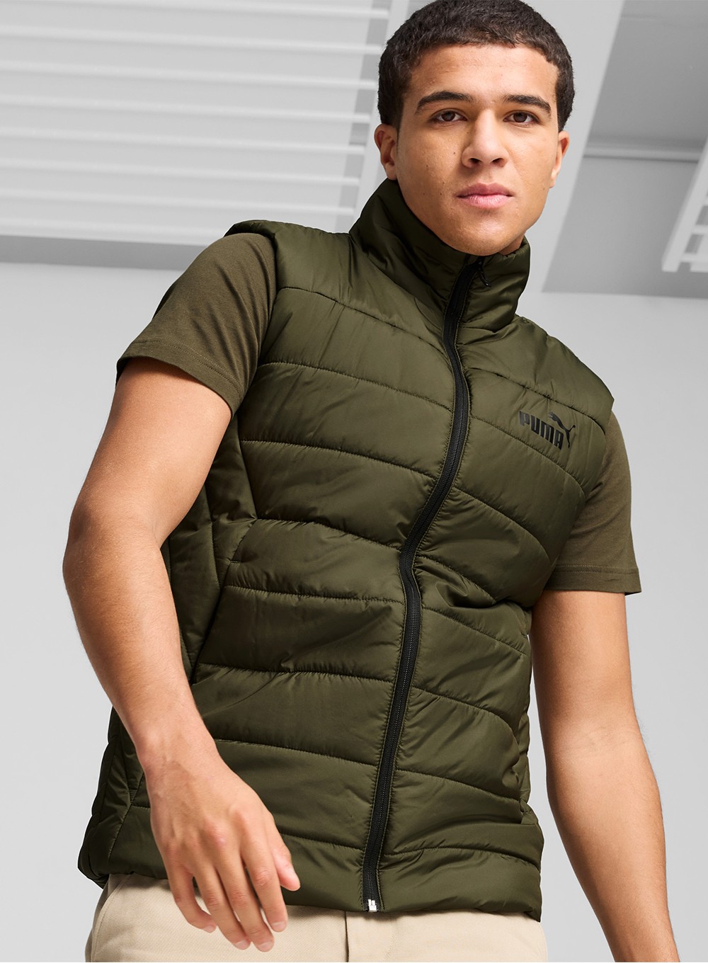 Жилет чоловічий Puma ESS Padded Vest оливковий 84893970 изображение 2