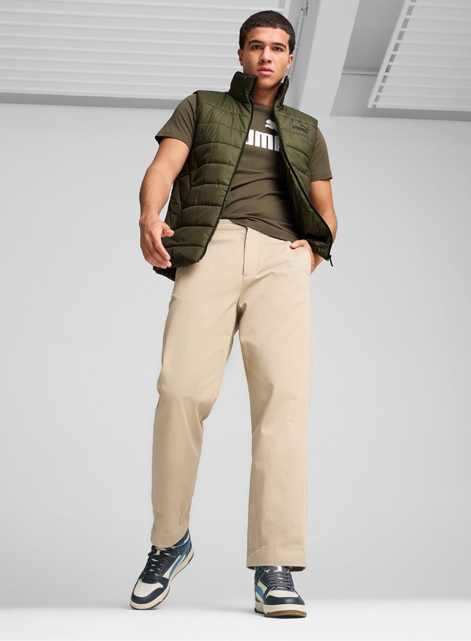 Жилет чоловічий Puma ESS Padded Vest оливковий 84893970 — фото 3