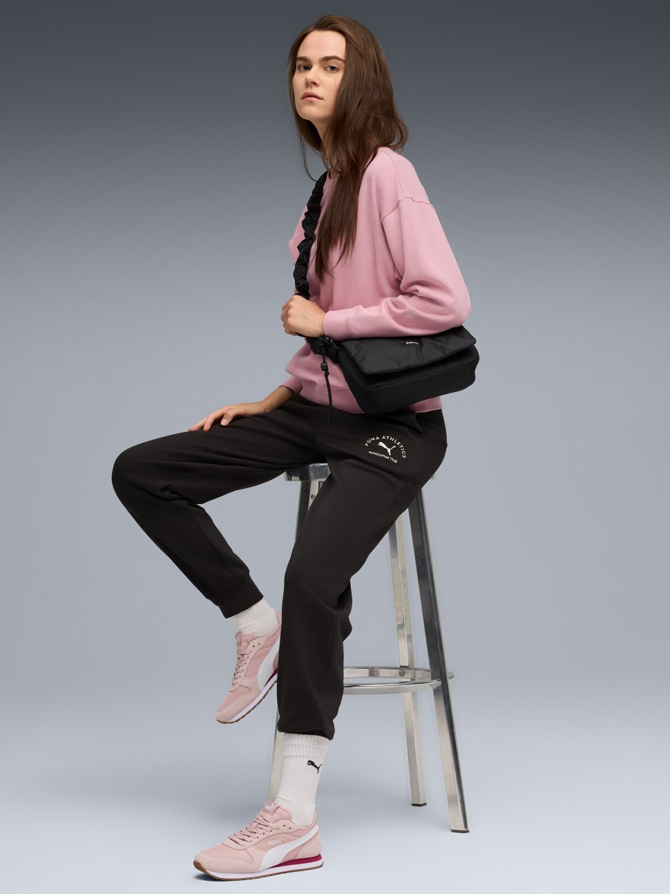 Штани жіночі Puma CLASS Comfort Sweatpants TR чорні 68813501 — фото 4