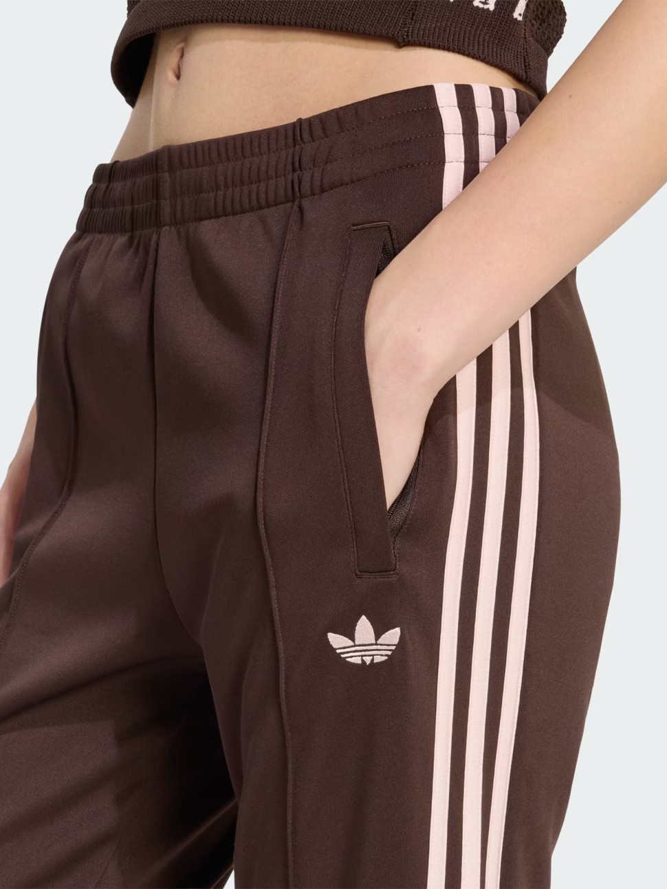 Брюки женские Adidas SST TP коричневые KD3790 — фото 6 — Sport City Брюки женские Adidas SST TP коричневые KD3790 — фото 6