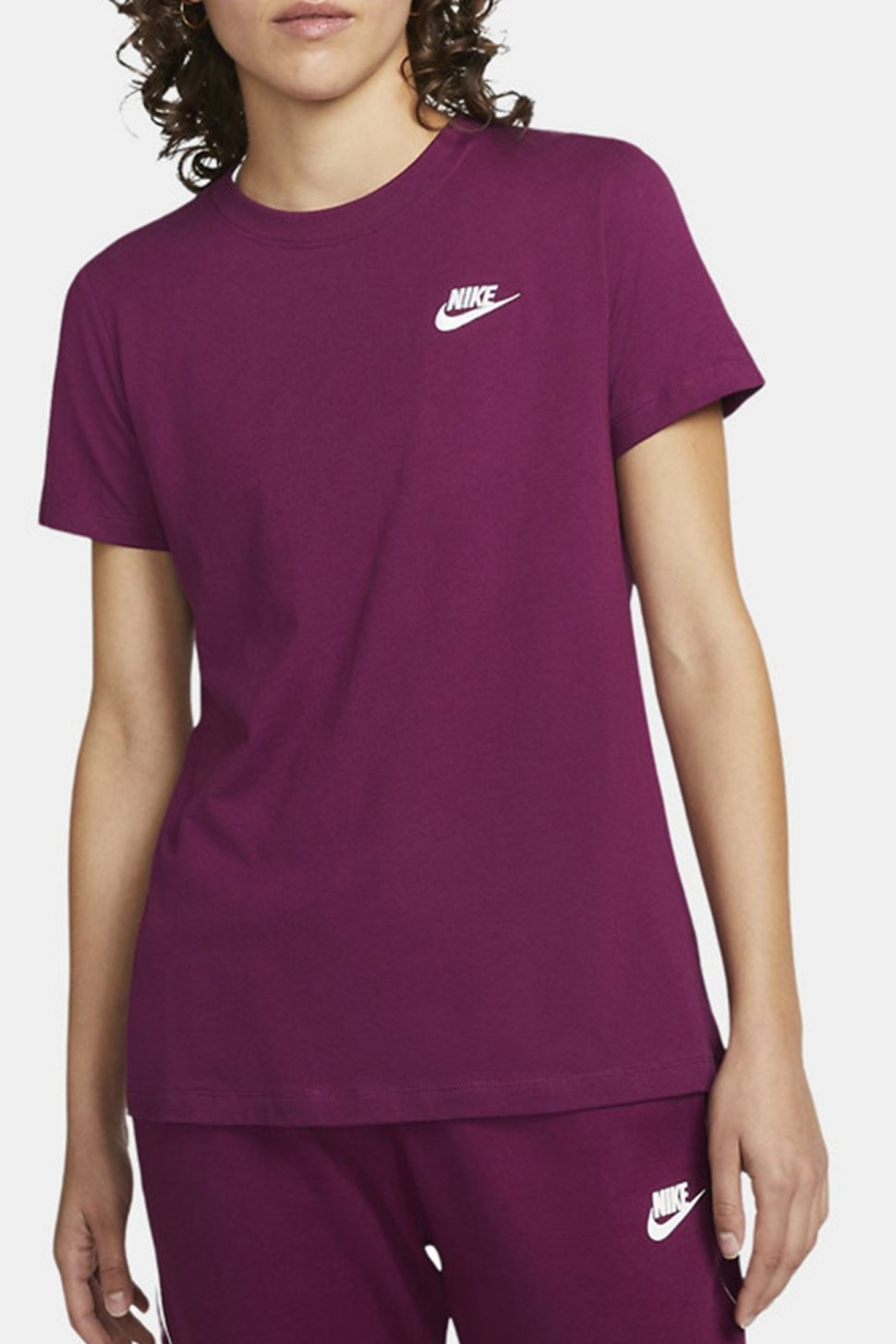 Футболка жіноча Nike W Nsw Club Tee фіолетова DN2393-610  — фото 2