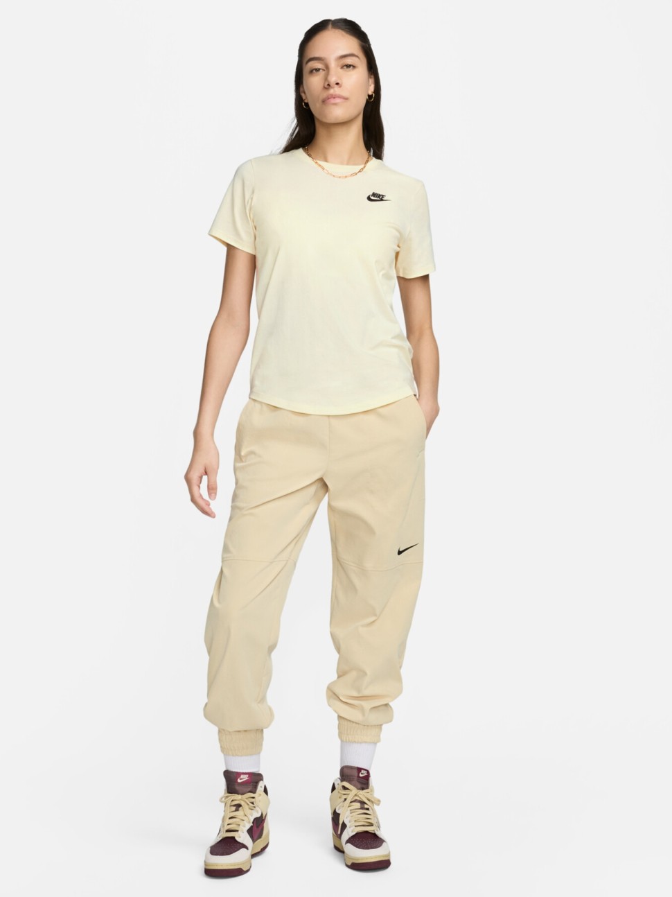 Футболка жіноча Nike W NSW CLUB SS TEE бежева DX7902-113 — фото 4