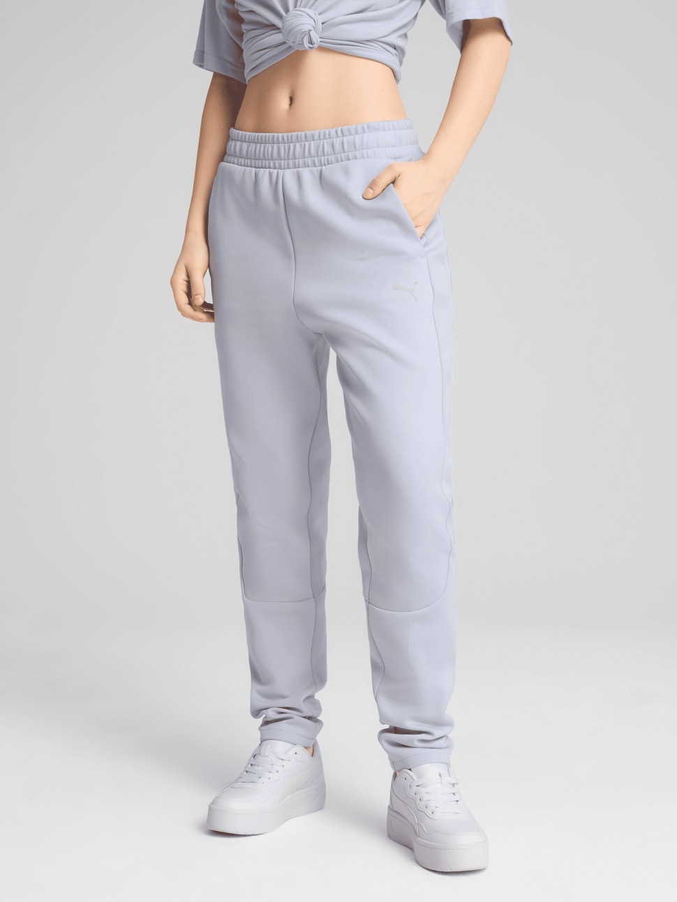 Брюки женские Puma EVOSTRIPE Sweatpants голубые 68505147 — фото 2 — Sport City Брюки женские Puma EVOSTRIPE Sweatpants голубые 68505147 — фото 2