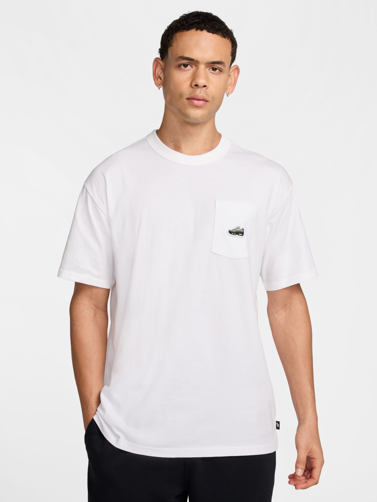 Футболка мужская Nike U NSW TEE M90 SNKR PATCH PKT белая HJ0574-100 изображение 2