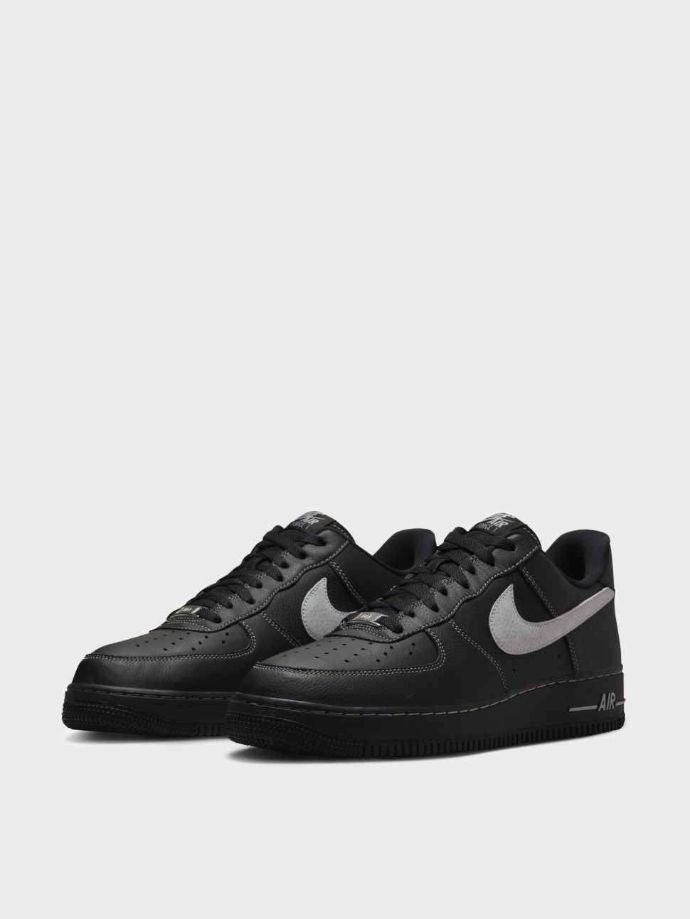 Кроссовки мужские Nike AIR FORCE 1 07 LV8 черные HQ2037-006 — фото 3 — Sport City Кроссовки мужские Nike AIR FORCE 1 07 LV8 черные HQ2037-006 — фото 3