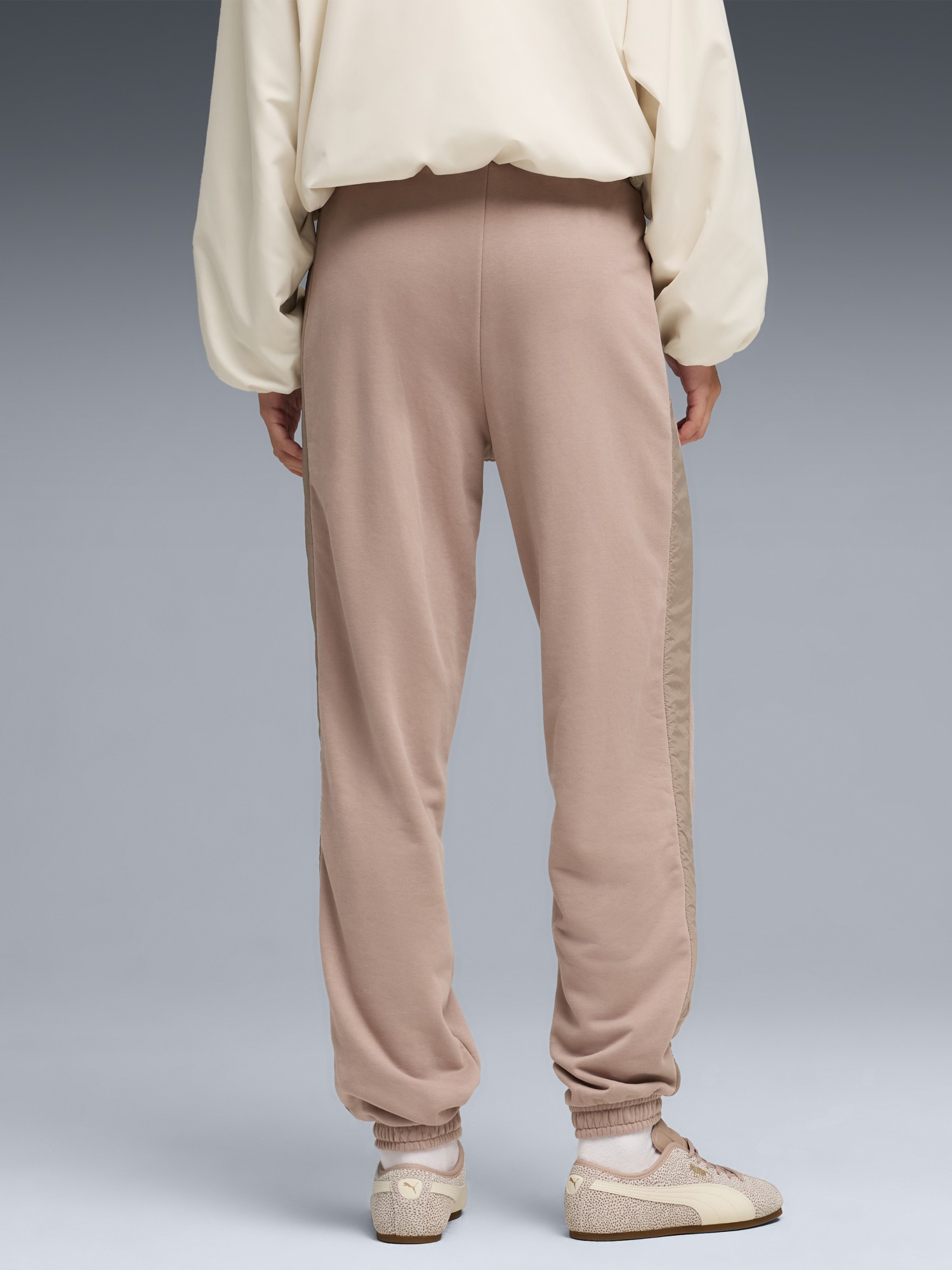 Брюки женские Puma HER Comfort High-Waist Sweatpants TR мокко 69188888 изображение 3