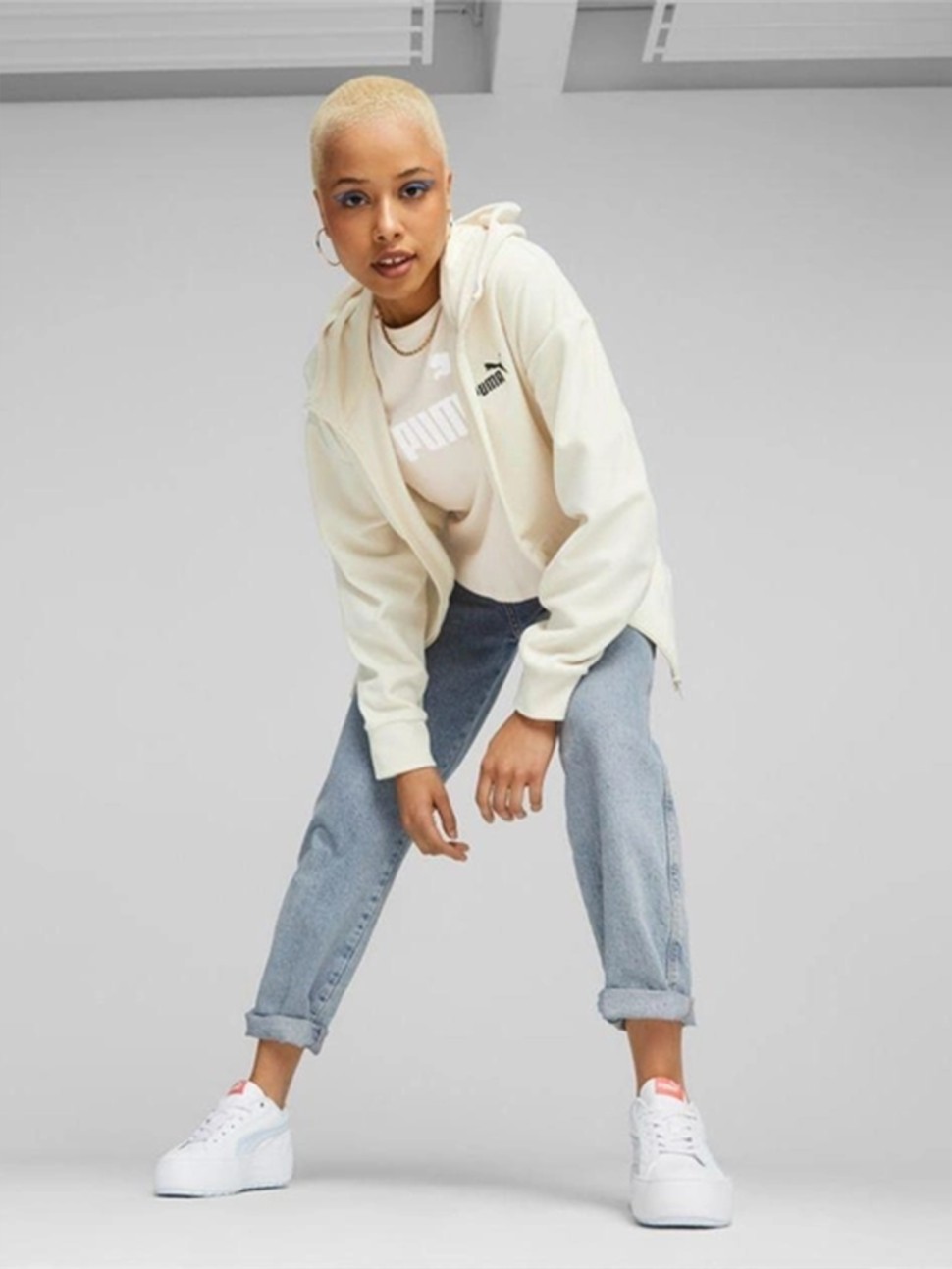 Толстовка жіноча Puma ESS ELEVATED Velour FZ Hoodie молочна 67599089 — фото 4