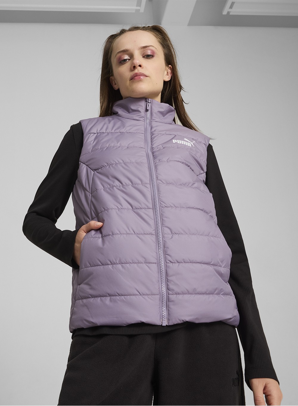 Жилетка жіноча Puma ESS Padded Vest фіолетова 84894130 изображение 2