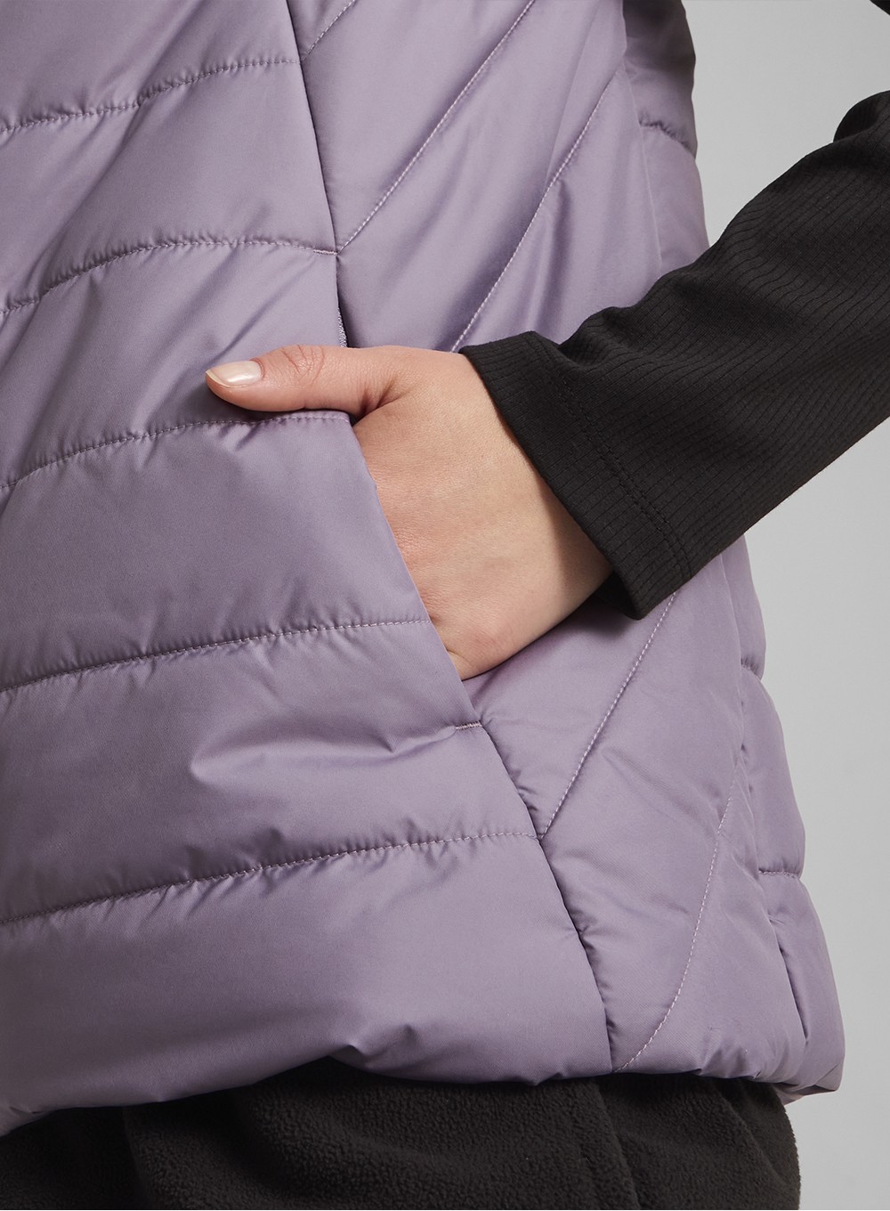 Жилет жіночий Puma ESS Padded Vest фіолетовий 84894130 изображение 6