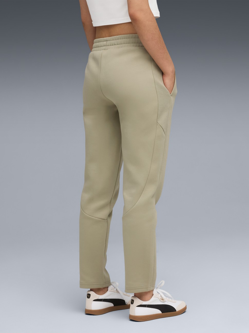 Штани жіночі Puma EVOSTRIPE Sweatpants DK оливкові 68814382 — фото 4