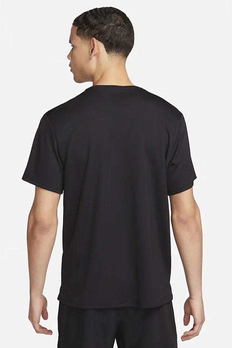 Футболка мужская Nike M NK DF UV MILER SS черная DV9315-010 изображение 3