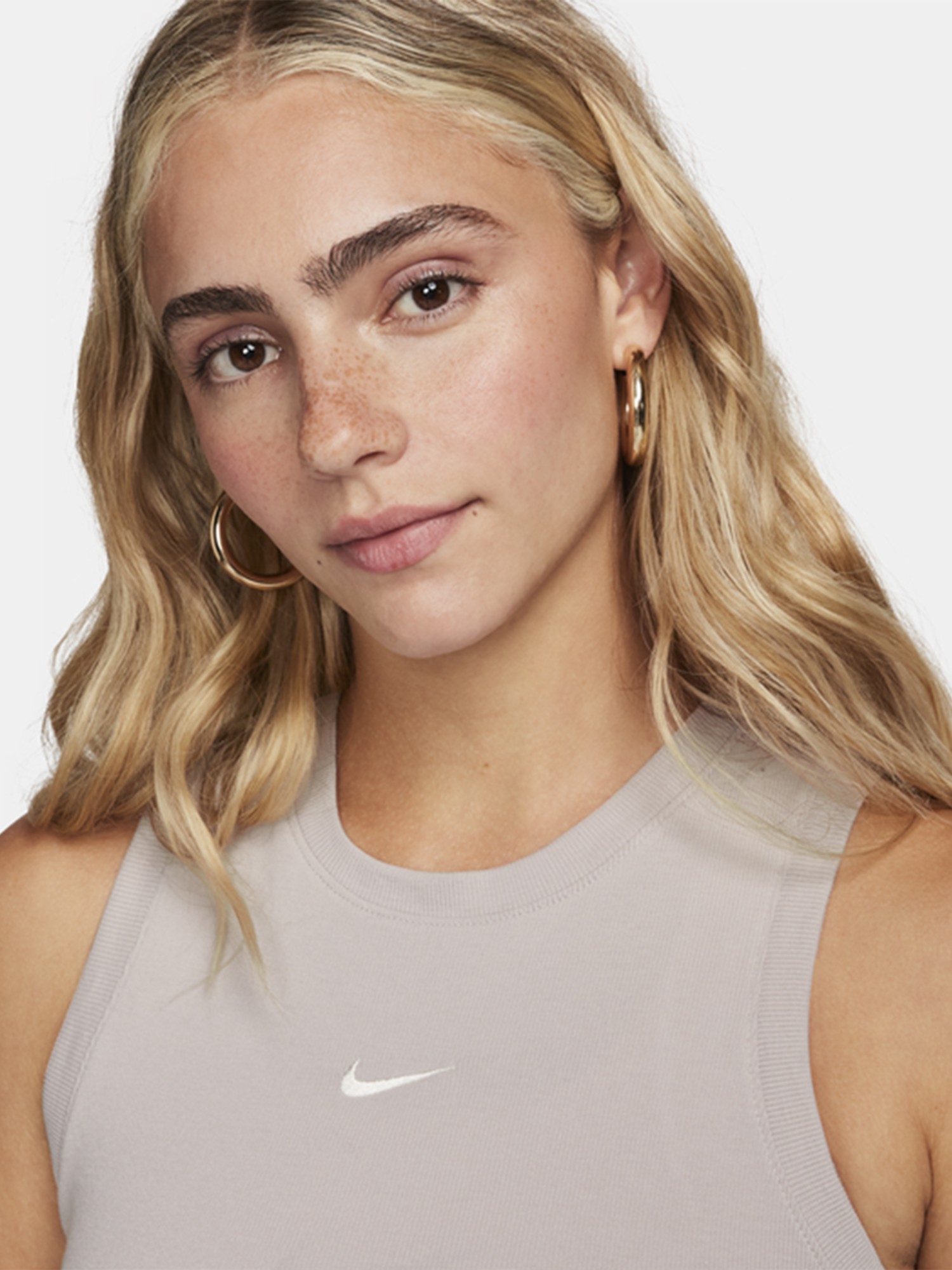 Майка жіноча Nike W NSW ESSNTL RIB CRP TANK бежева FB8279-019 изображение 4