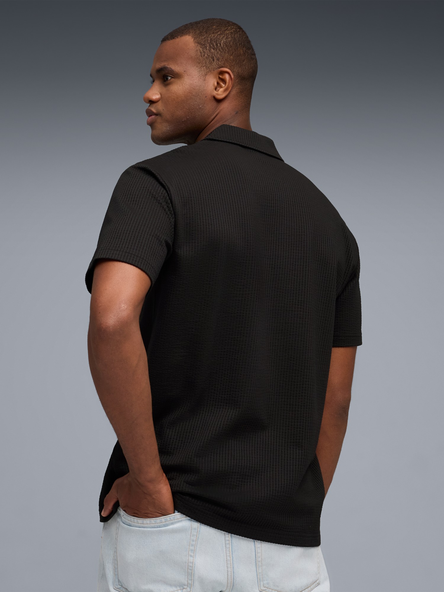 Футболка чоловіча Puma ESS ELEVATED Material Polo чорна 69256001 изображение 3