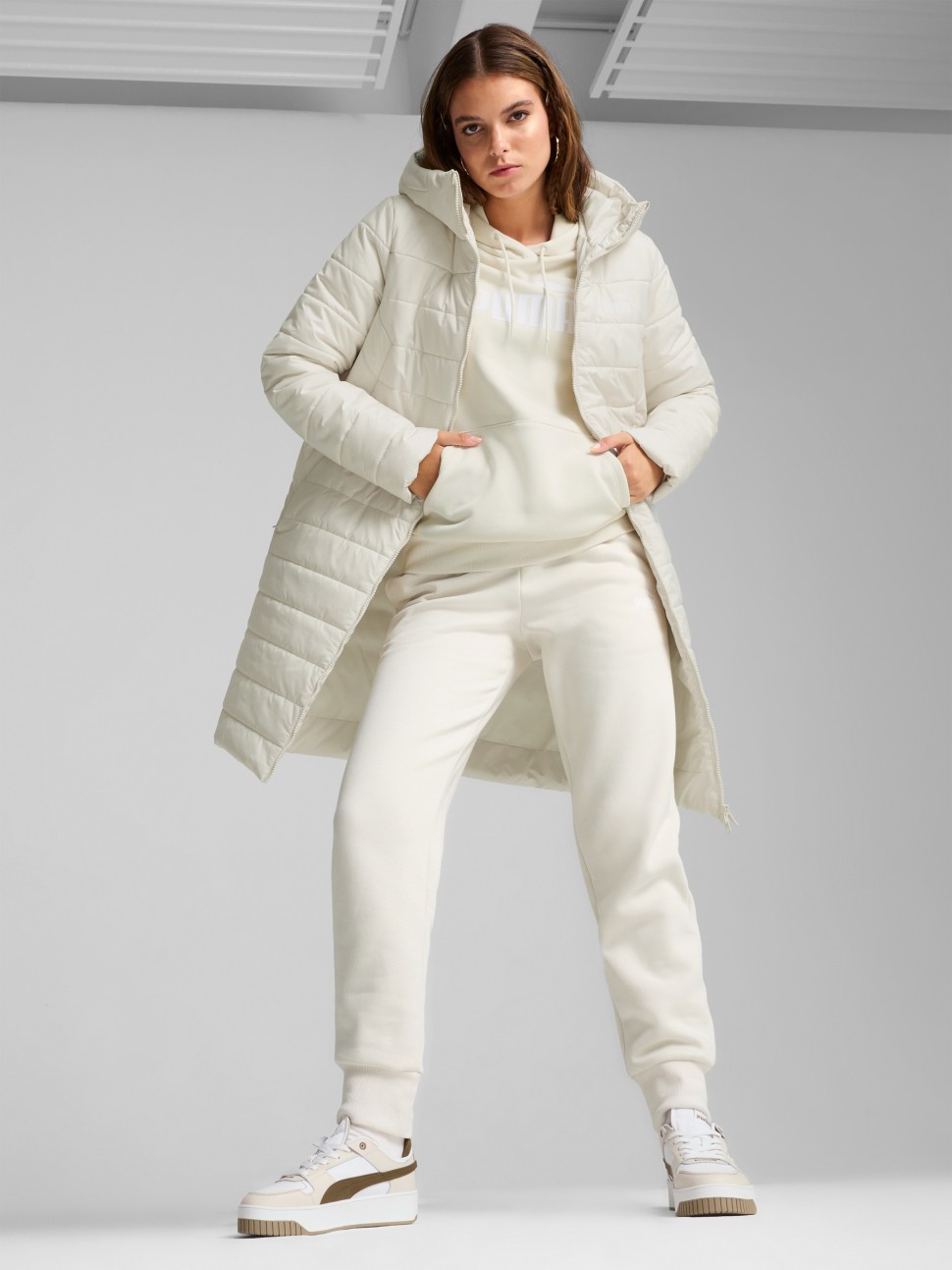 Куртка жіноча Puma ESS Hooded Padded Coat молочна 84894280 — фото 4